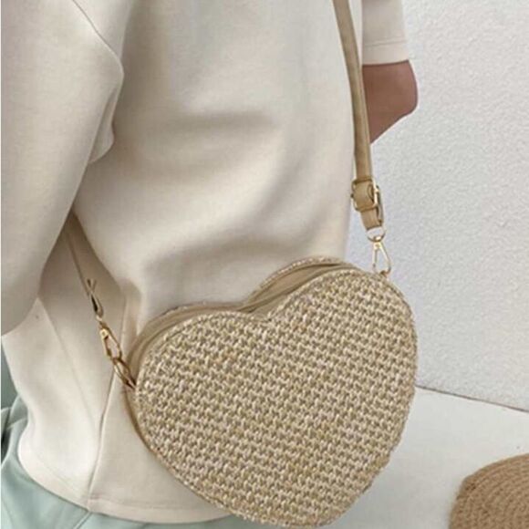 Straw Heart Cream Crossbody Shoulder Bag - Picture 3 of 15